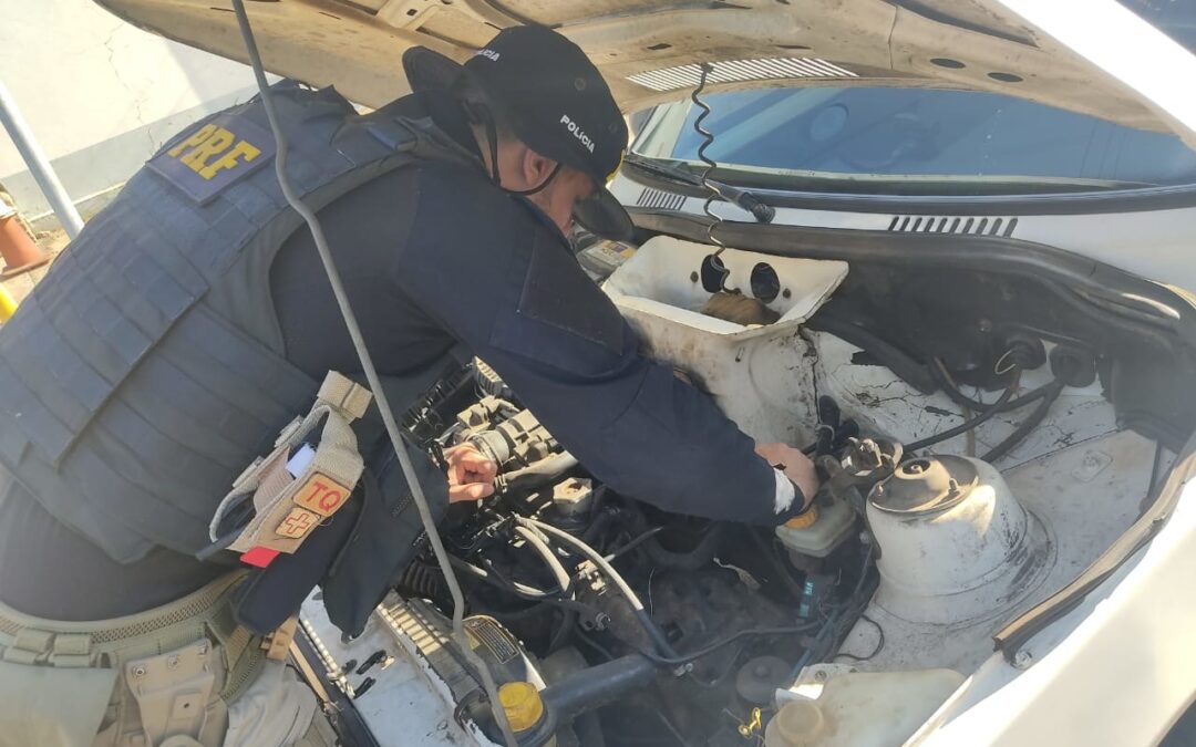 PRF prende suspeito de usar carro clonado para tele-entrega de drogas