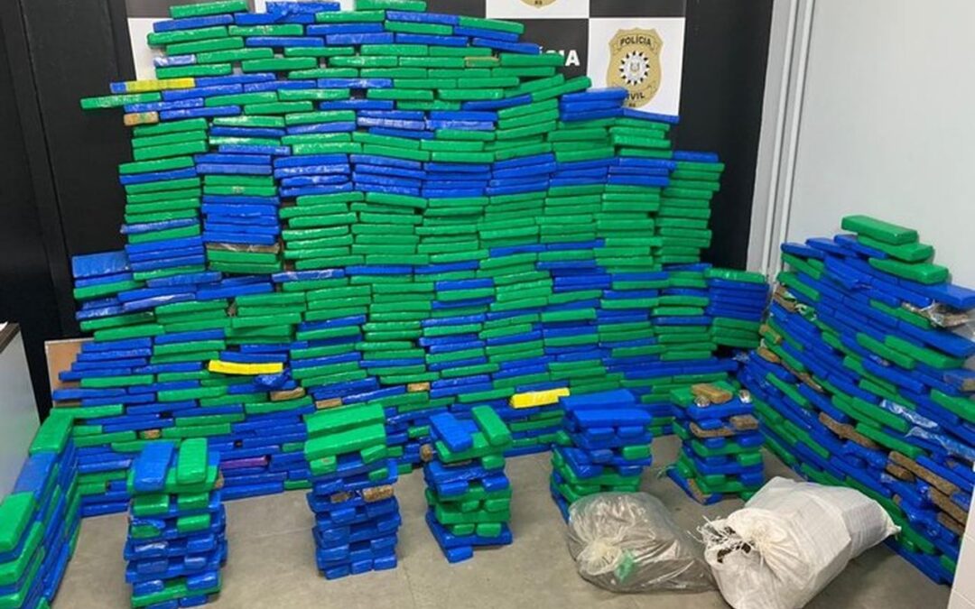 Polícia Civil encontra depósito do tráfico e apreende 340 quilos de maconha em Porto Alegre