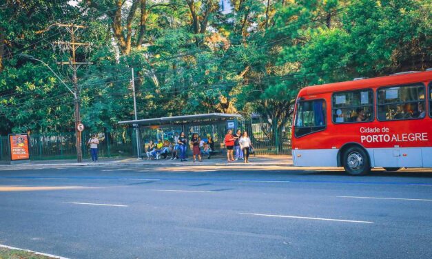 Quatro linhas transversais de ônibus passam para a iniciativa privada hoje