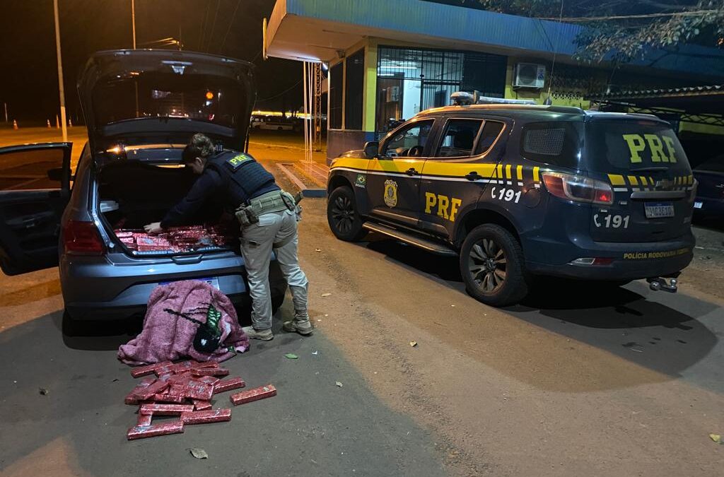 Motorista é preso transportando 200kg de maconha em um carro roubado