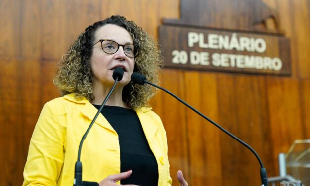 Luciana Genro lança Frente Parlamentar para defender direitos de brigadianos de nível médio
