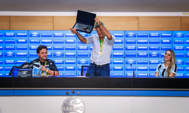 Com título do Gauchão, Renato se torna o segundo técnico mais vitorioso do Grêmio