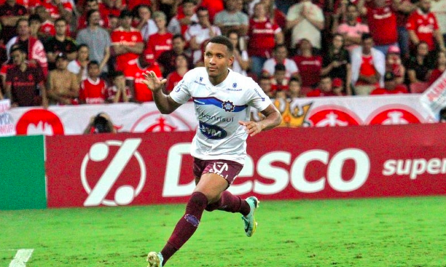 Wesley Pomba e Ronald Barcellos voltam ao Grêmio após empréstimo ao Caxias