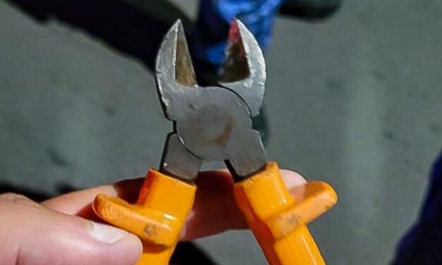 Dupla é presa furtando fios no 4º Distrito