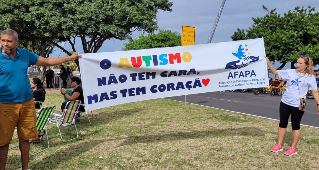 Dia mundial de conscientização do autismo mobiliza pais e familiares em Porto Alegre