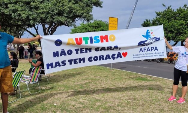 Dia mundial de conscientização do autismo mobiliza pais e familiares em Porto Alegre