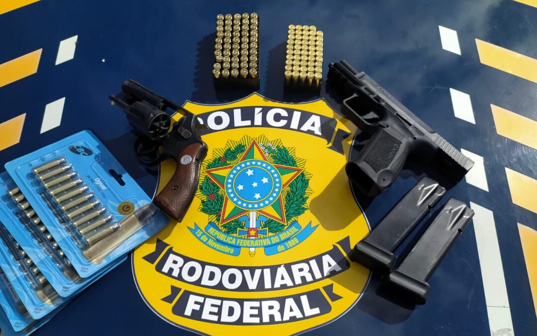 PRF apreende adolescente transportando pistola, revólver e munições em Camaquã