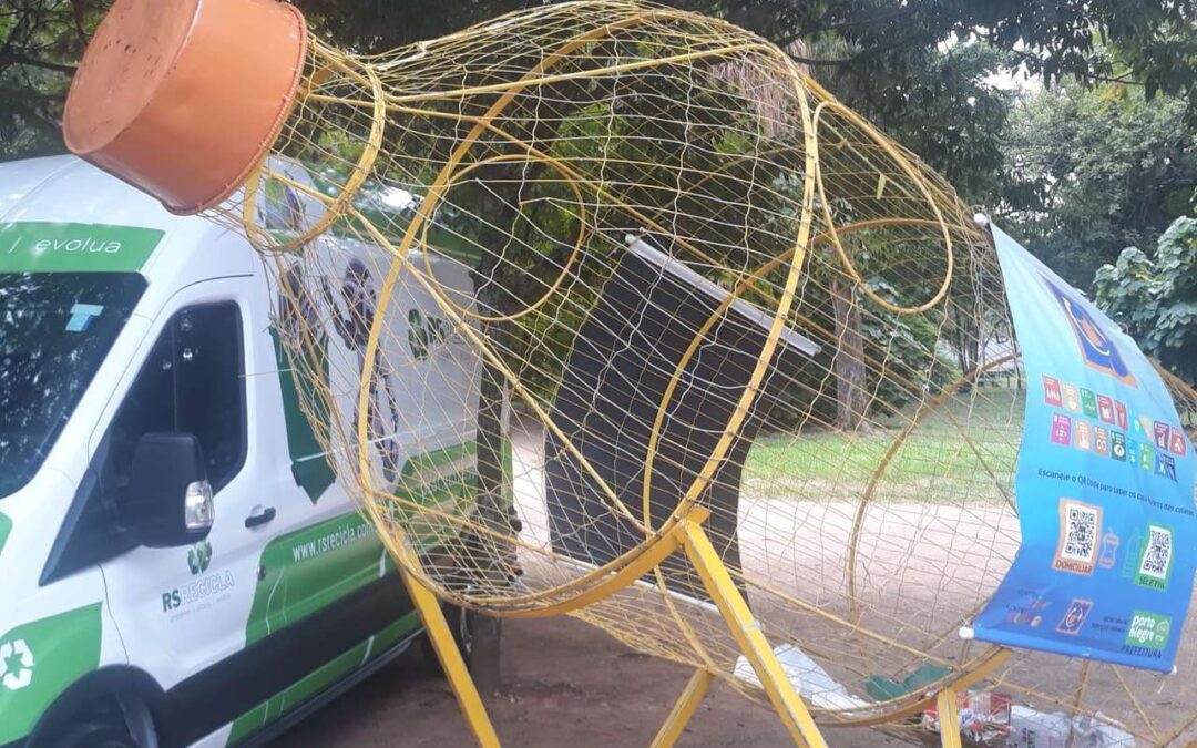 Posto móvel faz coleta de resíduos eletrônicos no Parcão