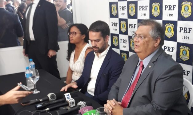 Em visita a Porto Alegre, Dino anuncia reunião de Lula com governadores por segurança nas escolas