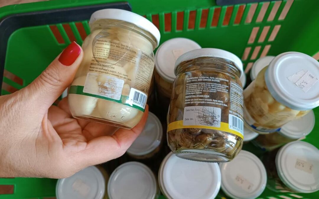 Cerca de 900 kg de alimentos impróprios para consumo são apreendidos em Aceguá