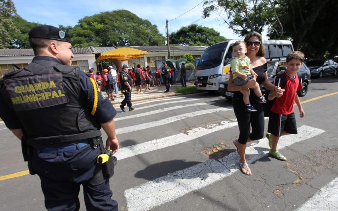 Canoas intensifica segurança nas escolas municipais