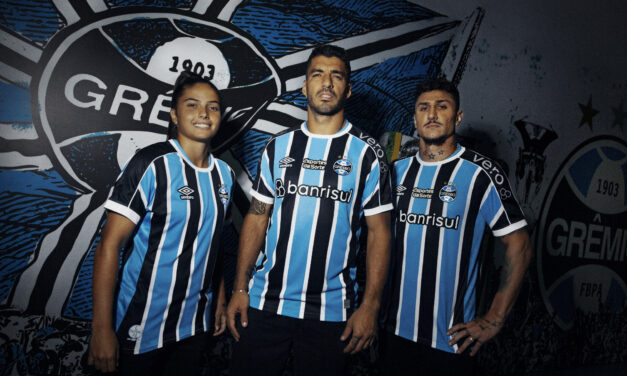 Grêmio apresenta novo uniforme para temporada 2023