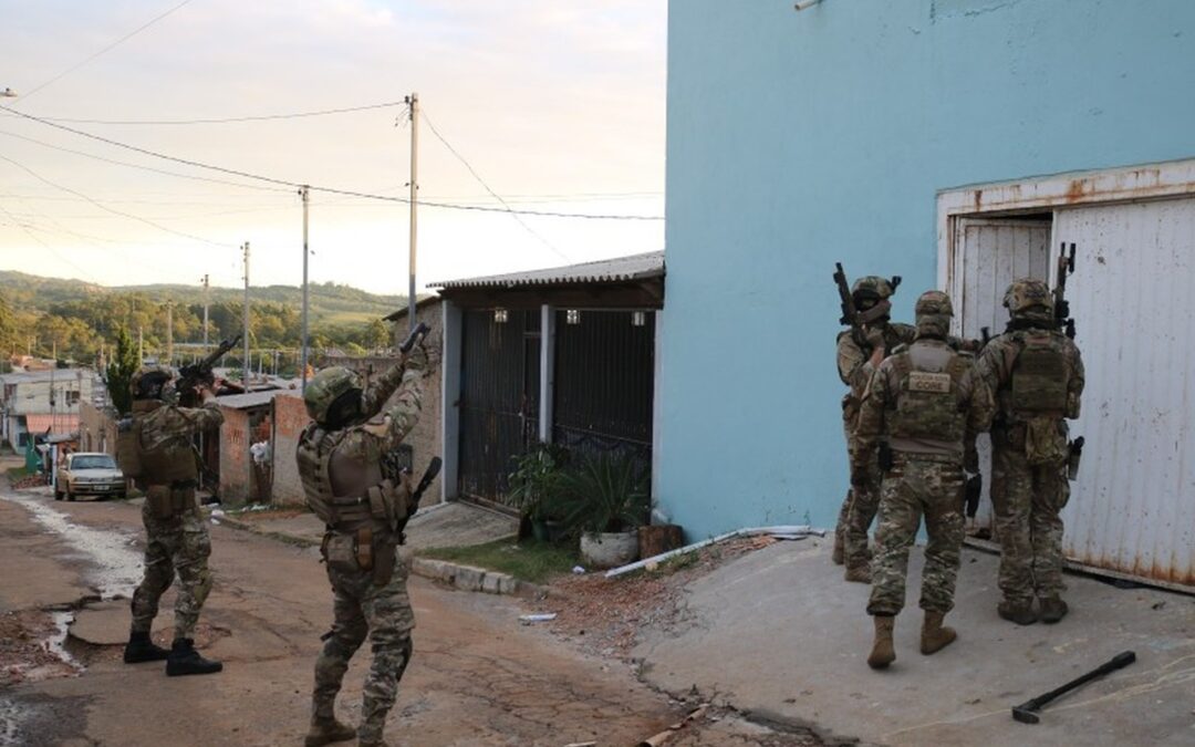 Operação interestadual combate facção responsável por homicídios e congela mais de R$ 30 milhões
