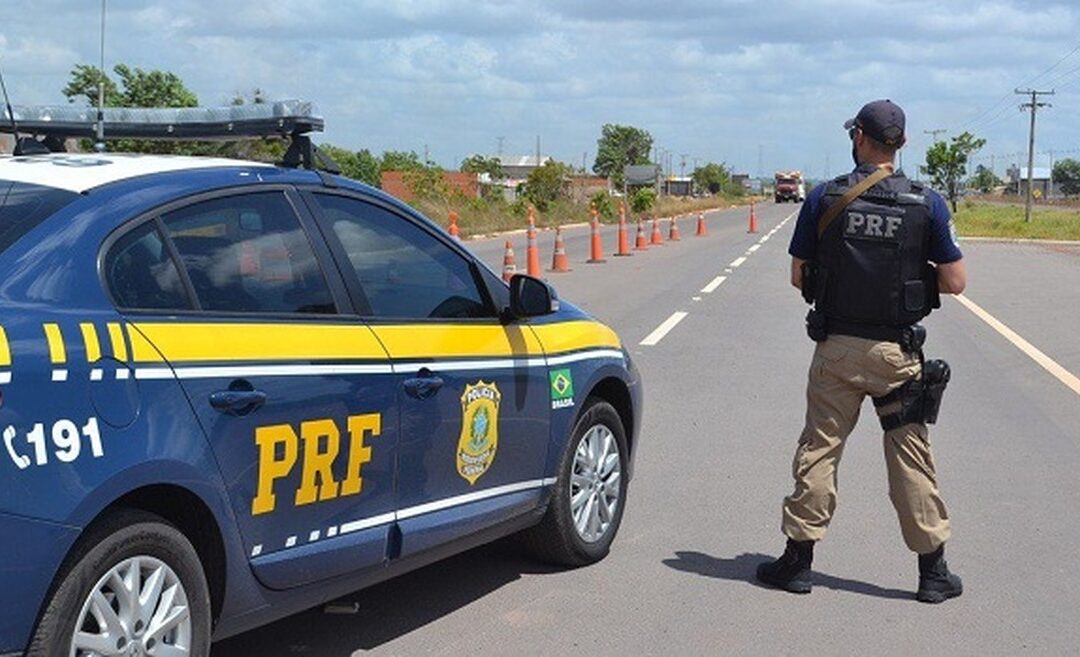 PRF flagra mais de mil motoristas acima da velocidade durante a Operação Tiradentes
