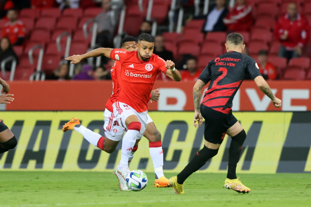 Confira os resultados dos jogos de ontem do Paranaense - Show de