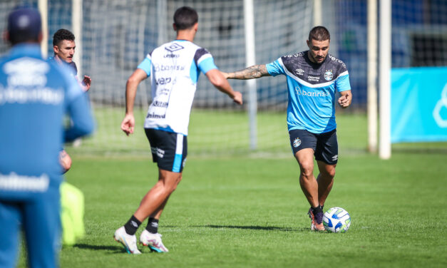 Treino do Grêmio tem retorno, avanço na recuperação de lesionado e titular correndo ao redor do gramado