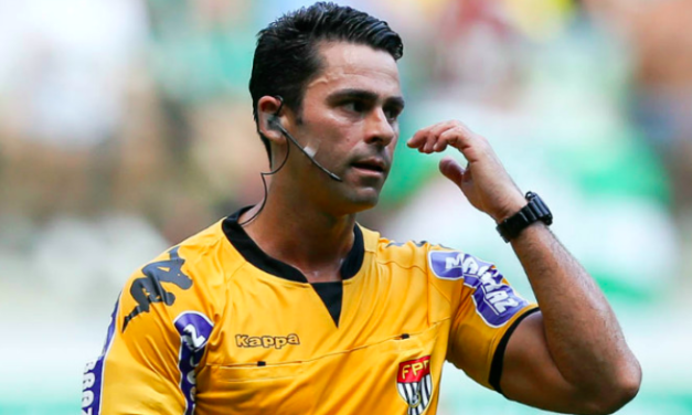 Flávio Rodrigues de Souza apita o Gre-Nal 439