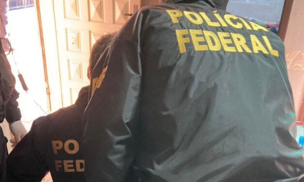 Polícia Federal prende dois homens por armazenarem pornografia infantil