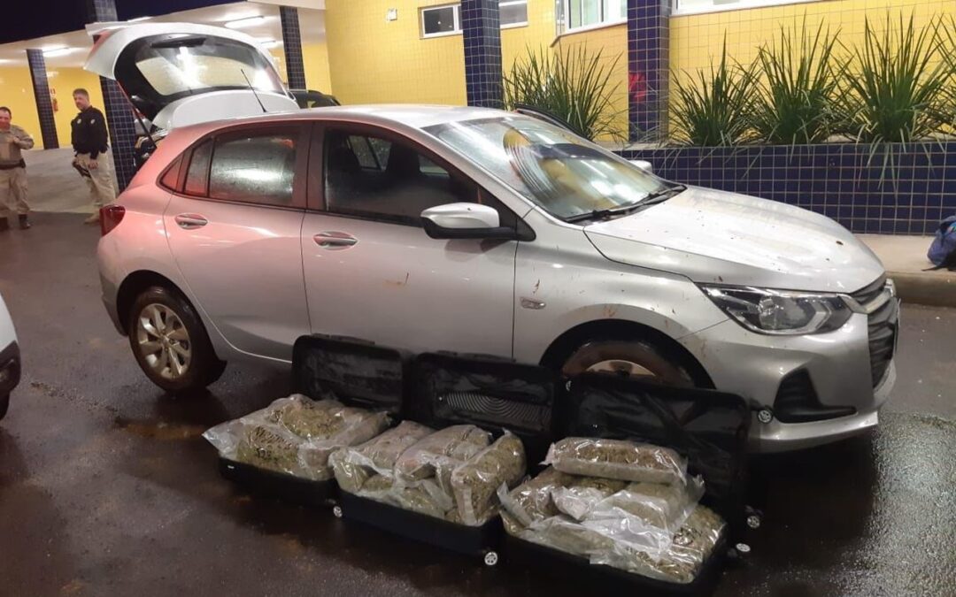 Ação conjunto entre PRF, Brigada e Polícia Civil resulta na apreensão de 15 quilos de skunk