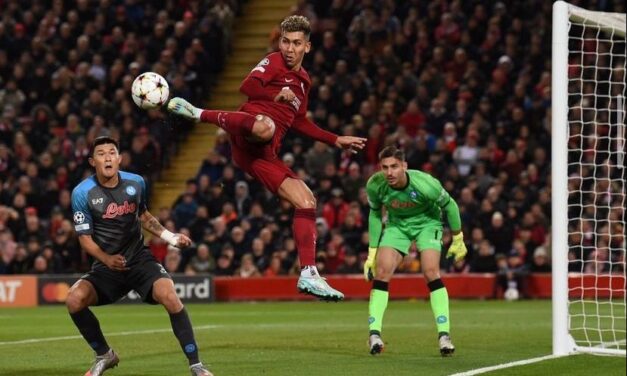 Liverpool confirma saída do jogador brasileiro Roberto Firmino