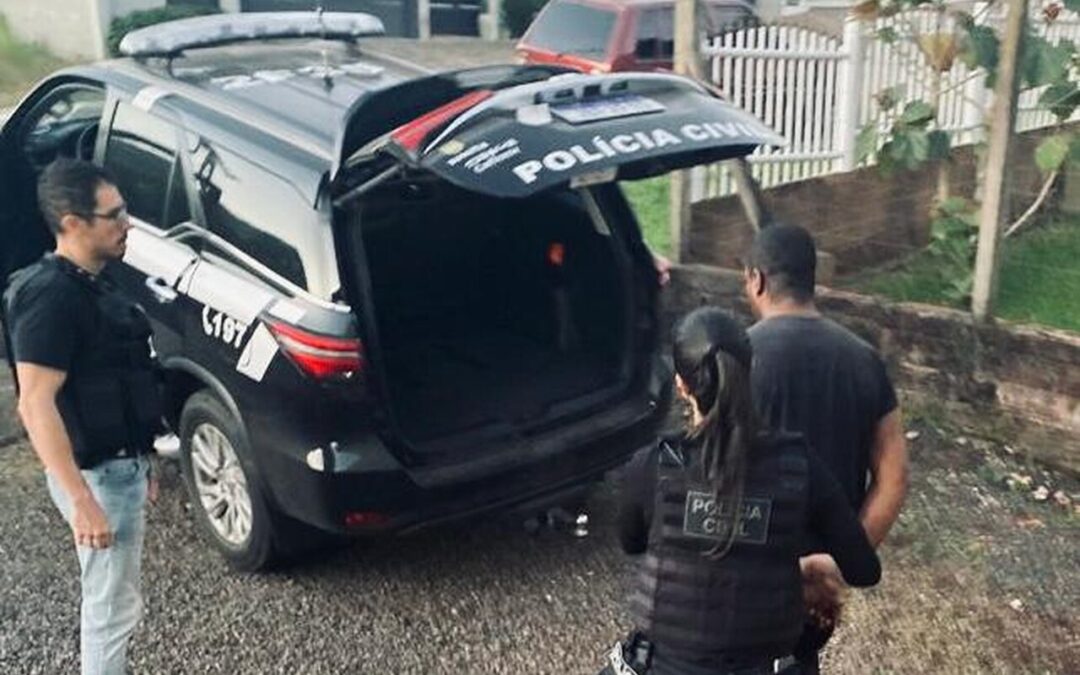 Homem é preso por se passar por policial e extorquir pessoas em Dois Irmãos