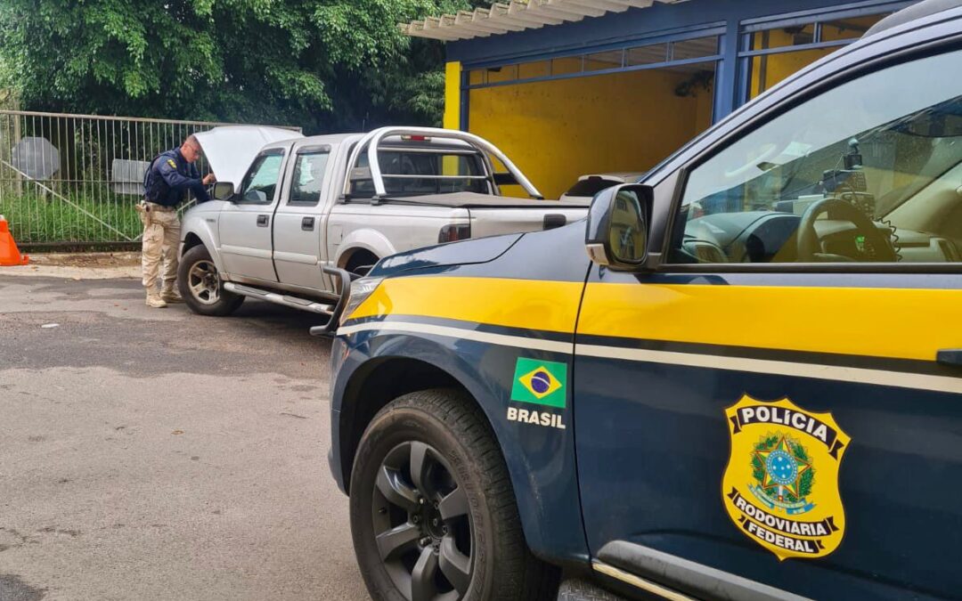 PRF prende criminoso com camionete clonada em Porto Alegre
