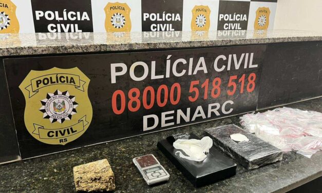 Carro roubado era usado para entregar drogas em Porto Alegre