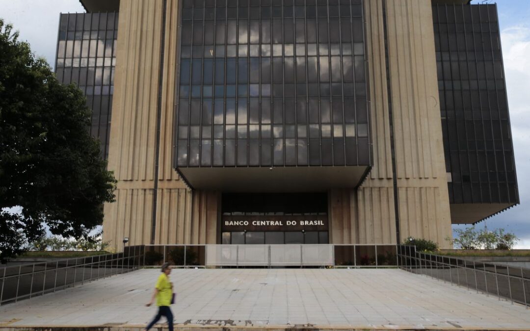 Boletim Focus eleva projeção de crescimento da economia para 2,18%