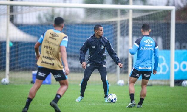 Treino do Grêmio foca em bola parada para duelo contra o Bragantino