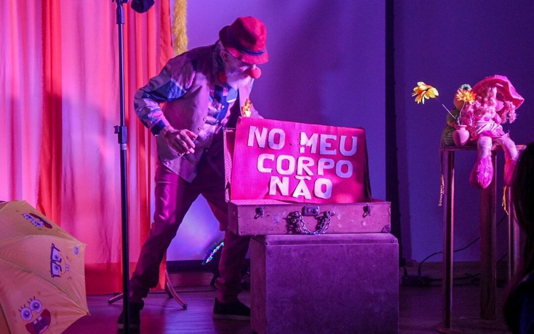 Teatro conscientiza crianças e jovens sobre abuso e exploração sexual