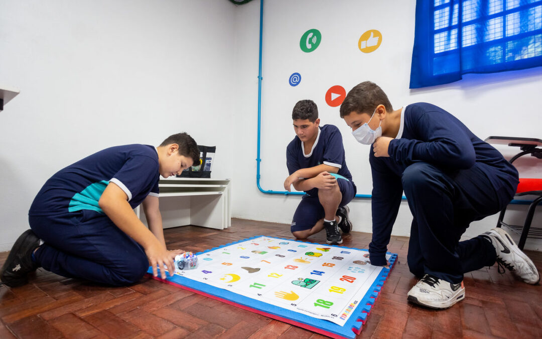 Escolas de Canoas são destaque internacional por uso de robótica nas atividades