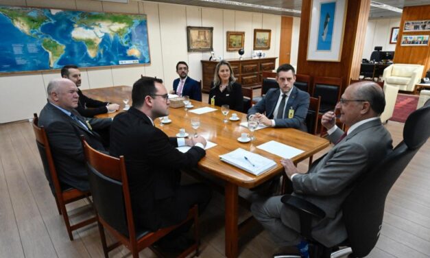 Deputado Guilherme Pasin (PP) se reúne com vice-presidente Geraldo Alckmin para tratar sobre o setor moveleiro gaúcho
