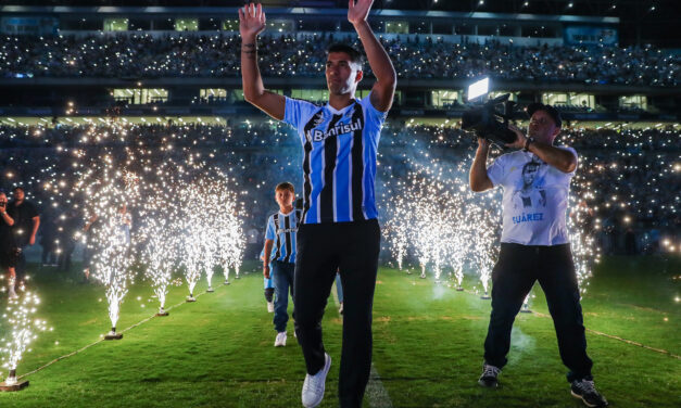Suárez descarta saída do Grêmio: ”é impossível, estou muito feliz”