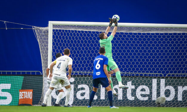 Gabriel Grando fecha o gol e é destaque na vitória do Grêmio contra o Cruzeiro