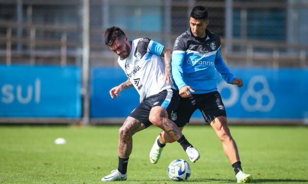 Grêmio divulga relacionados e chega ao Rio de Janeiro para o confronto com o Flamengo