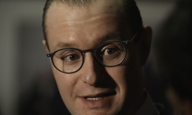 Deputado gaúcho entra na Justiça contra nome indicado por Lula para o STF