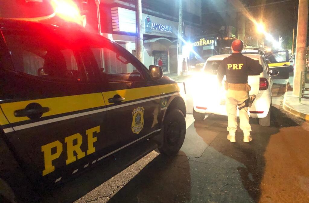 Polícia Rododviária Federal apreende cocaína e prende traficantes em Canoas