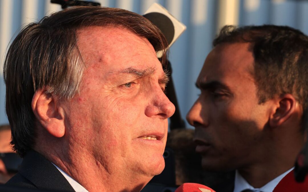 TSE retoma julgamento de Bolsonaro por abuso de poder nas eleições