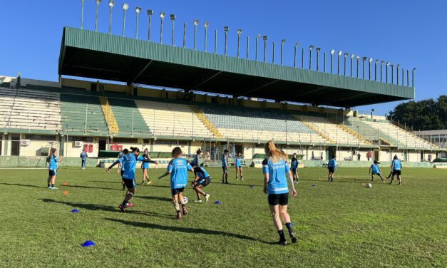 Gurias gremistas se preparam para enfrentar o São Paulo e precisam de uma vitória para seguir na competição