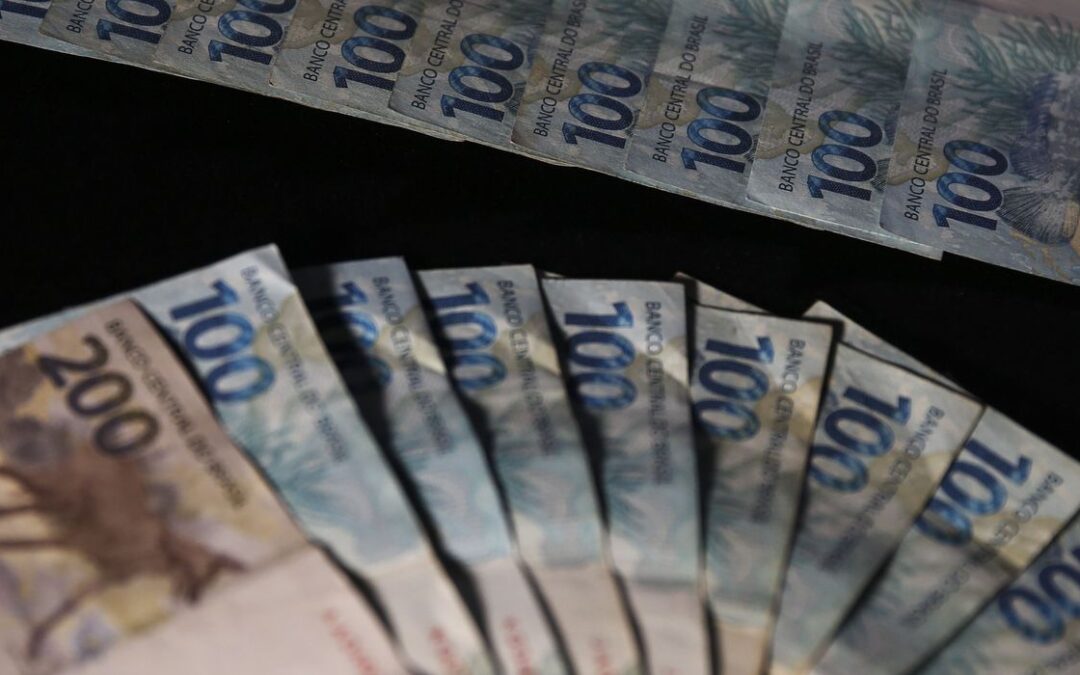 Arrecadação é recorde em abril e maio e chega a R$ 962,5 bi no ano