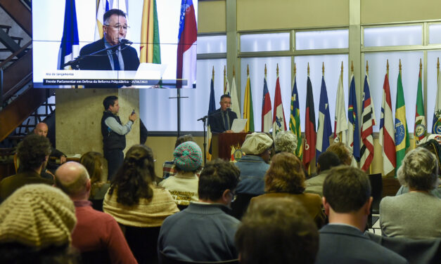 Instalada a Frente Parlamentar em Defesa da Reforma Psiquiátrica