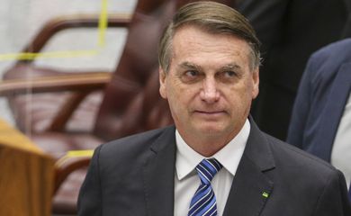 TSE encerra primeiro dia de julgamento de ação contra Bolsonaro