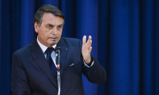 Moraes determina depoimento de Bolsonaro à Polícia Federal