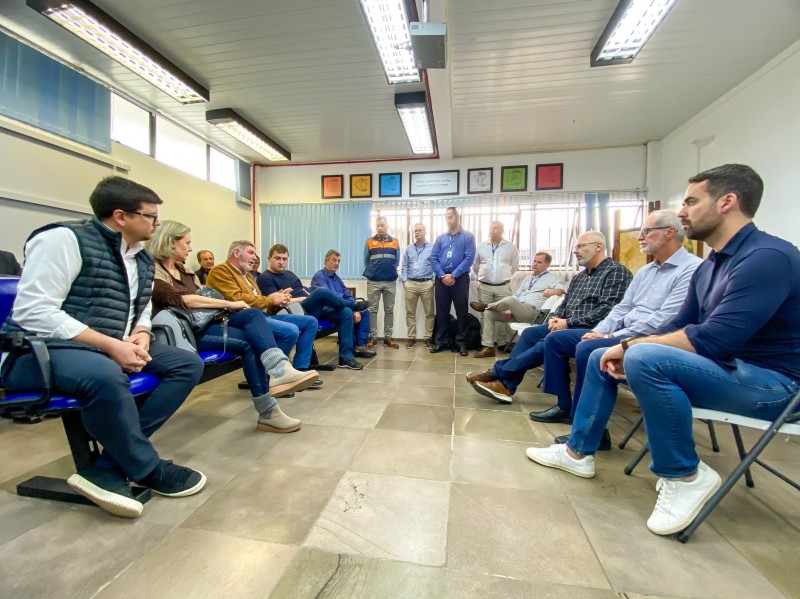 Governador se reúne com prefeitos da Região Sul e direção da CEEE Equatorial
