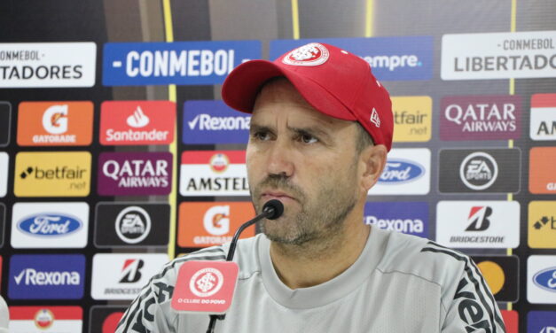 Possível retorno de Coudet movimenta torcedores colorados na internet