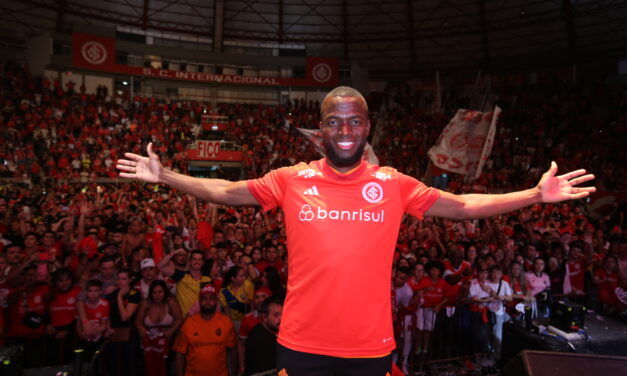 BIDOU! Enner Valencia é registrado no BID e pode fazer a estreia com a camisa colorada