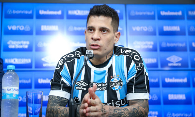 Apresentado, Iturbe explica motivos para ter escolhido o Grêmio: “é o maior do sul”