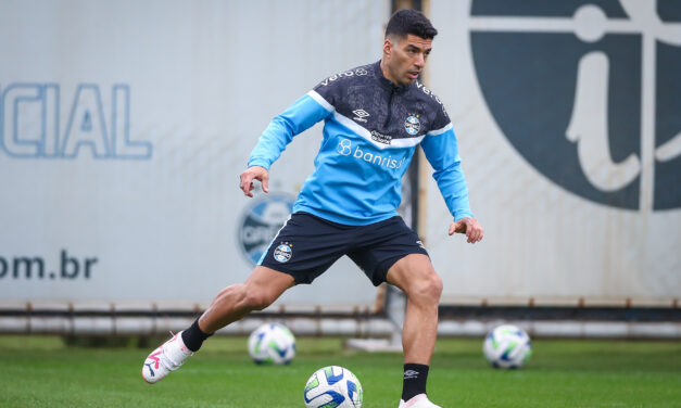Com Suárez na lista, Grêmio divulga relacionados para decisão com Bahia