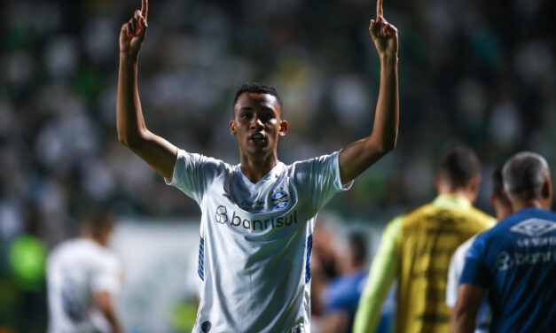 André Henrique marca e é destaque em empate de Grêmio contra o Goiás