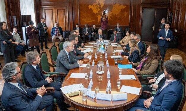 Leite se reúne com presidente argentino Alberto Fernández para discutir gasoduto de Vaca Muerta e temas de integração